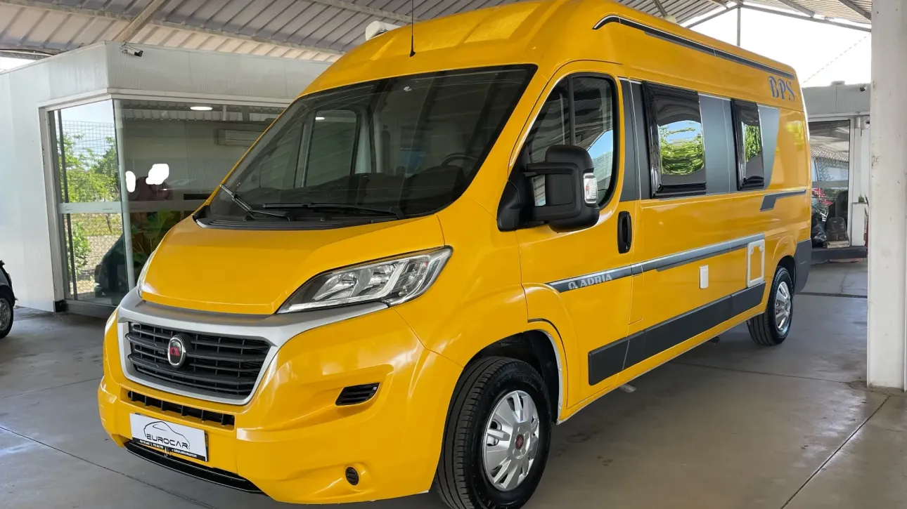 Adria Twin 600 Family - Autocaravana Venda Aluguer Caravanas