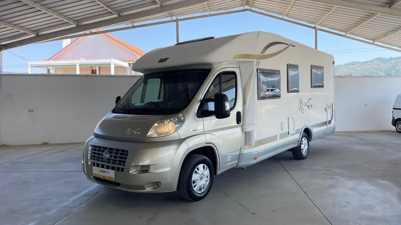 McLouis MC4 Autocaravana c/Cama Central e Elevatória Venda Aluguer Caravanas