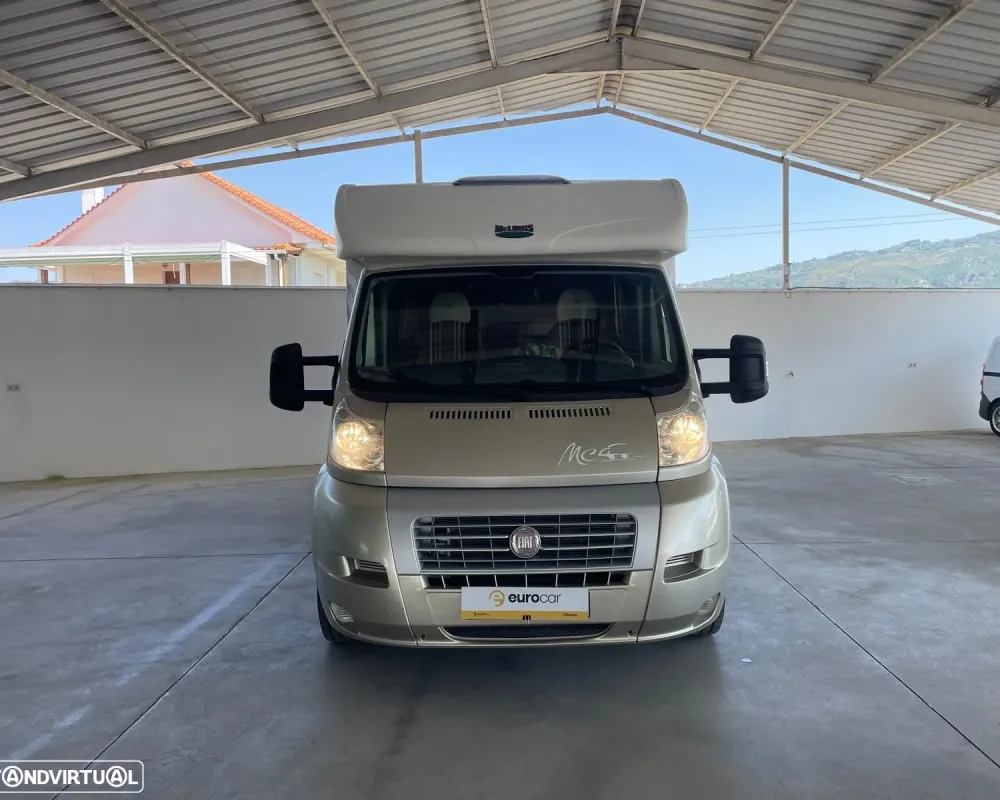 McLouis MC4 Autocaravana c/Cama Central e Elevatória Venda Aluguer Caravanas
